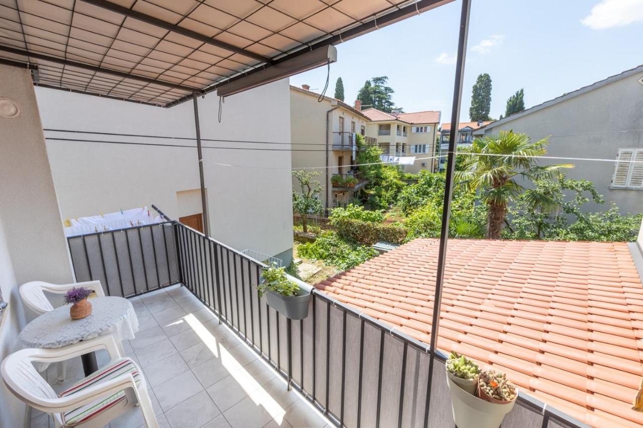 Apartment Oleander Malinska Esterno foto