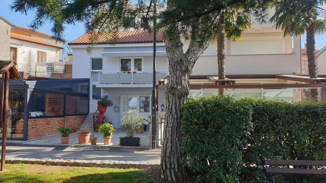 Apartment Oleander Malinska Esterno foto
