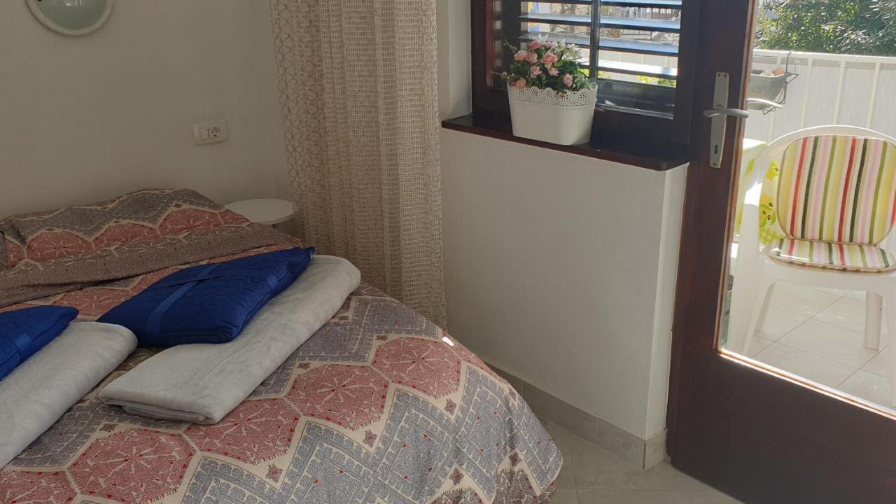 Apartment Oleander Malinska Esterno foto
